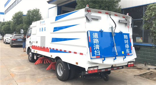 東風大多利卡掃路車|7噸掃路車圖片