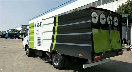 東風(fēng)多利卡吸塵車(chē)︱8噸吸塵車(chē)圖片
