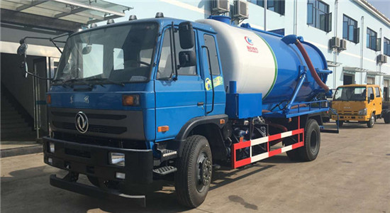 東風(fēng)153吸污車(chē)︱10噸吸污車(chē)圖片