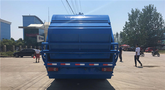 東風(fēng)145壓縮式垃圾車(chē)︱10噸壓縮式垃圾車(chē)圖片