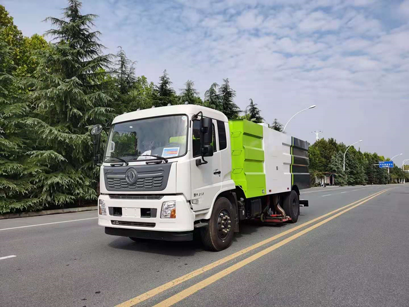 東風(fēng)天錦10噸吸塵車(chē)