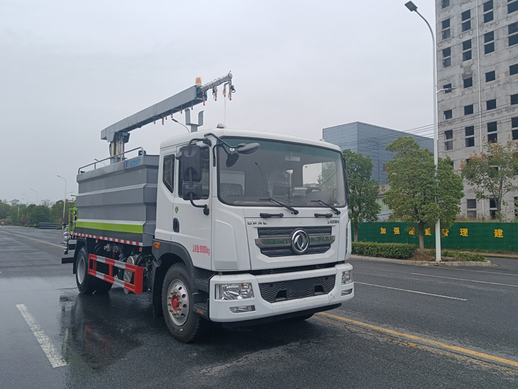 東風(fēng)D9免稅的鐵路抑塵車(chē)--12噸降塵灑水車(chē)_大同煤場(chǎng)抑塵灑水車(chē)_運(yùn)煤抑塵劑固化劑噴灑