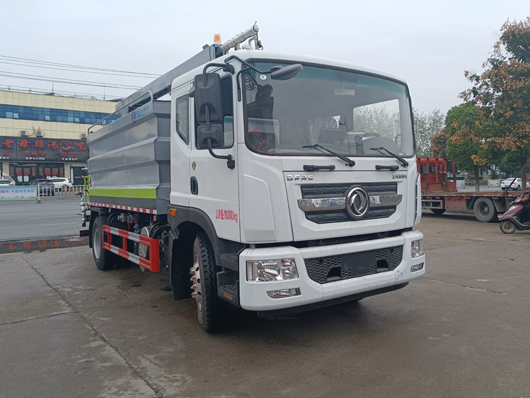 東風(fēng)D9自動(dòng)噴淋鐵路抑塵車(chē)-12噸自動(dòng)感應(yīng)噴灑_大同煤場(chǎng)抑塵灑水車(chē)_運(yùn)煤抑塵劑固化劑噴灑