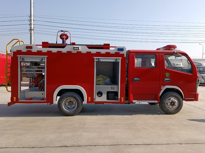 5噸消防灑水車(chē)價(jià)格_民用小型消防車(chē)_1.5-3.5噸水罐消防車(chē)現(xiàn)車(chē)價(jià)格