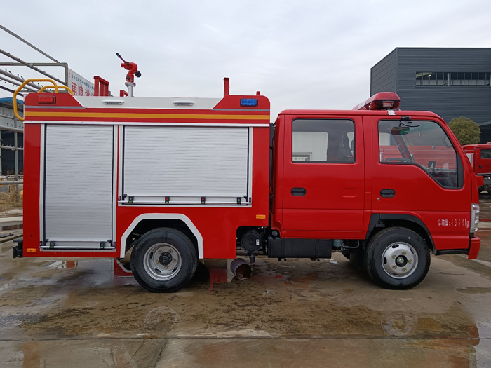 5噸消防灑水車(chē)價(jià)格_石油化工冶煉廠(chǎng)消防車(chē)_1.5-3.5噸水罐消防車(chē)現(xiàn)車(chē)價(jià)格