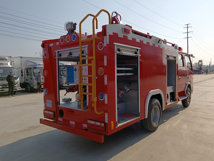 5噸消防灑水車價格_消防中隊消防車_2.5-5噸泡沫消防車現(xiàn)車報價
