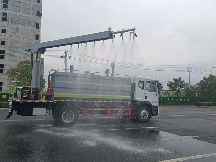 東風D9免稅的鐵路抑塵車--12噸降塵灑水車_太原鐵路裝卸煤炭防塵車_煤炭固化劑噴淋車