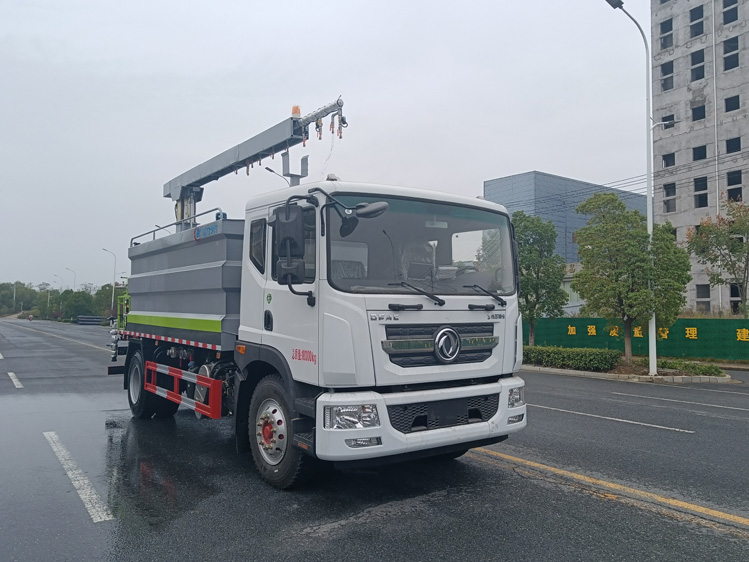 東風D9免稅的鐵路抑塵車--12噸降塵灑水車_太原鐵路裝卸煤炭防塵車_煤炭固化劑噴淋車