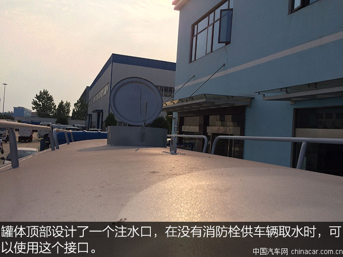 城市綠化好助手 東風(fēng)153綠化噴灑車評(píng)測(cè) 上裝篇 專用車