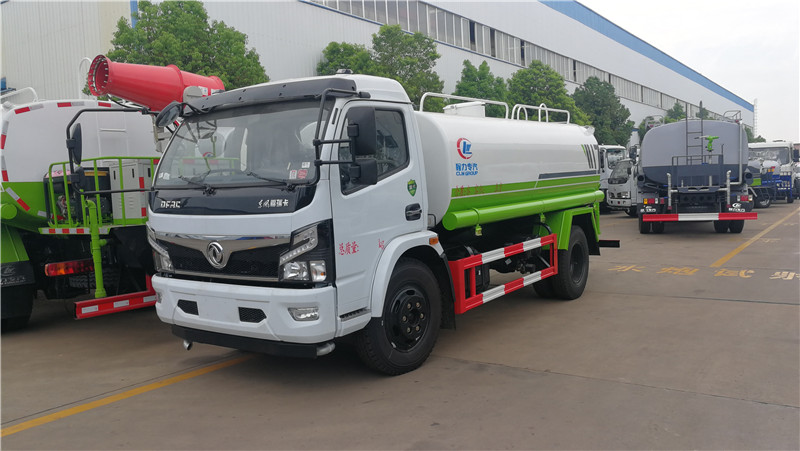 東風(fēng)多利卡國(guó)六8昂灑水車(chē) (2).jpg