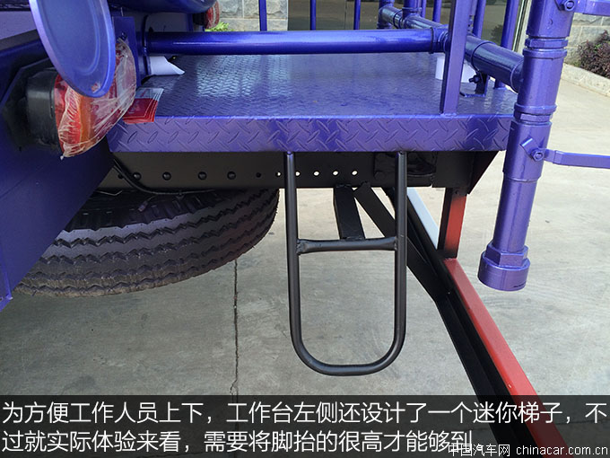 城市綠化好助手 東風(fēng)153綠化噴灑車評(píng)測(cè) 上裝篇 專用車